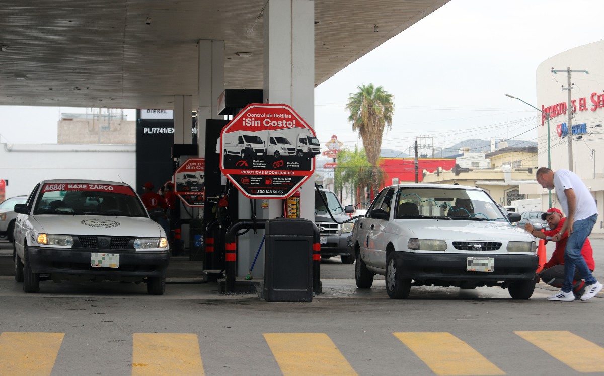 Fueron revisadas 40 gasolineras instaladas en Gómez Palacio. (Rolando Riestra)