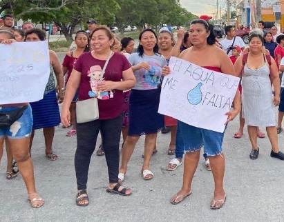 Soluciones ante la falta de agua en Cancún: descuentos y convenios.