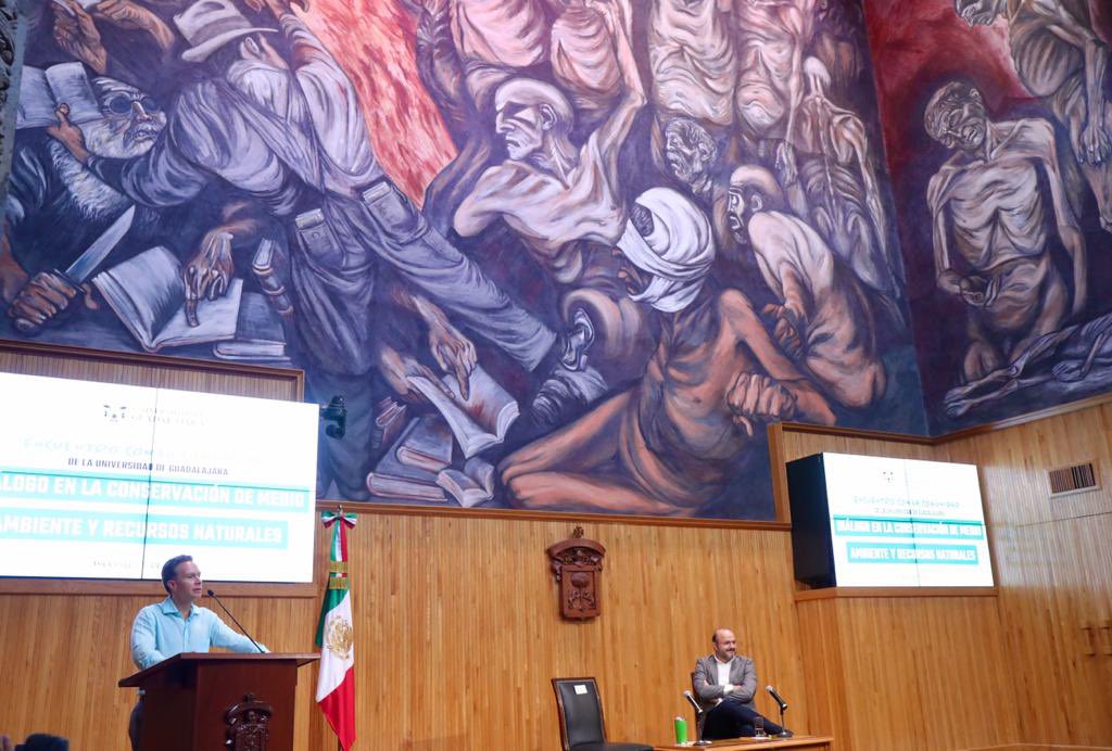 Velazco Coello, sostuvo un encuentro con comunidad universitaria. (Cortesía)