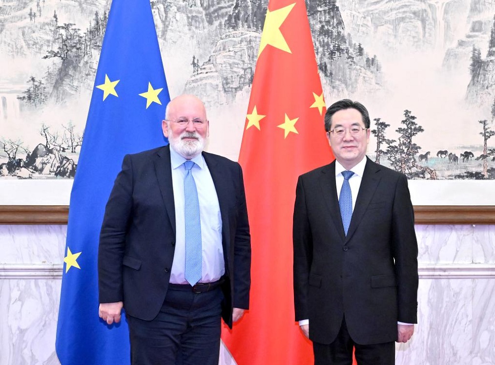 Frans Timmermans, vicepresidente ejecutivo de la Comisión Europea, y Ding Xuexiang, viceprimer ministro de China, encabezaron el diálogo. (Xinhua)