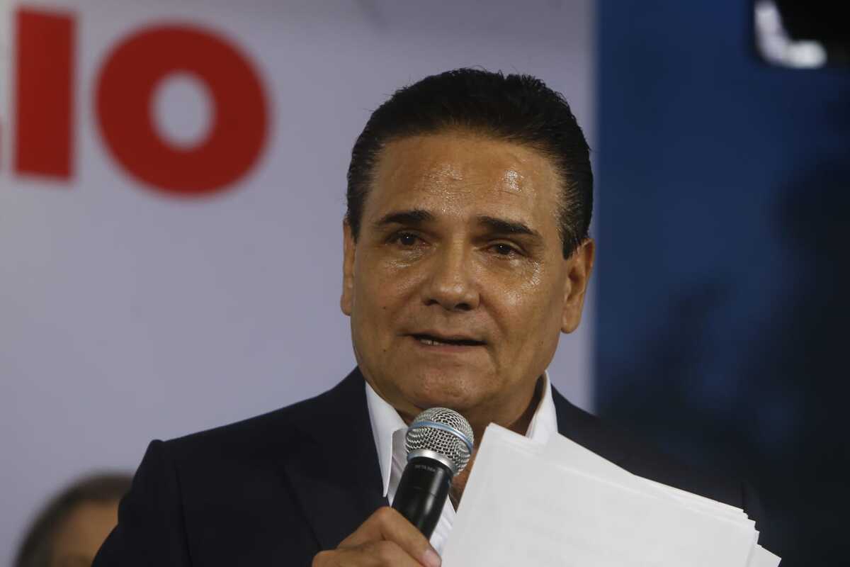 Registro de Silvano Aureoles como aspirante a candidatura presidencial. │Ariana Pérez