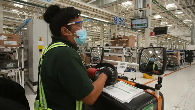 Salario tiene su mayor incremente, pero baja la creación de empleos: IMSS