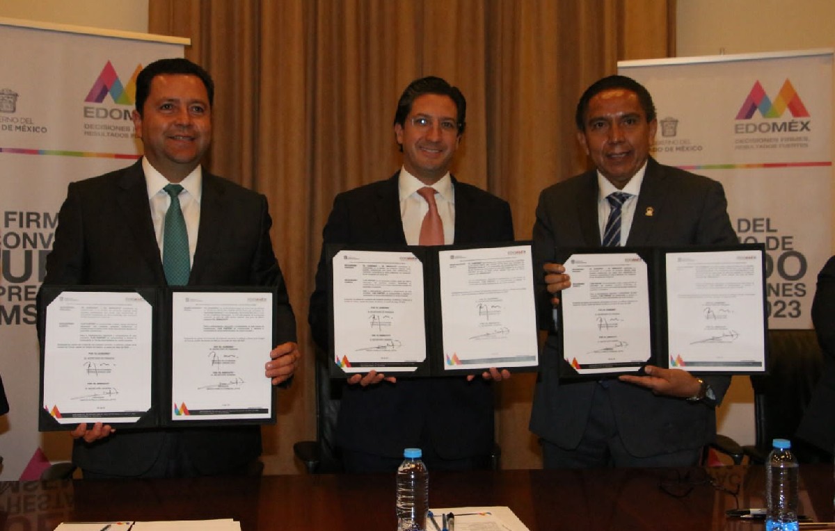 Secretarios de SMSEM Marco Aurelio Carbajal Leyva, Rodrigo Jarque Lira y Gerardo Monroy Serrano (Especial)