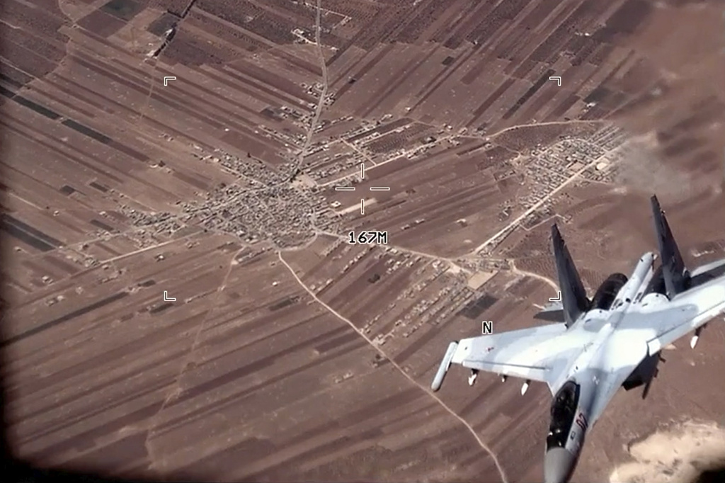 Video distribuido por la Fuerza Aérea de EEUU, un SU-35 ruso vuela cerca de un dron MQ-9 Reaper | AP