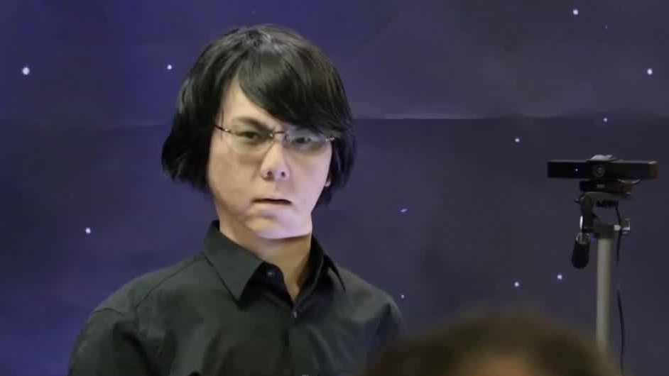 Podemos ser mejores líderes que los humanos: robots en conferencia de prensa de Alemania