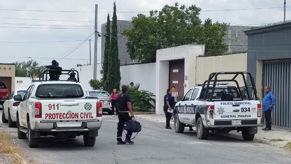 Protección Civil y Policía Municipal llegando al lugar de los hechos en Zuazua. Foto: Agustín Martínez.