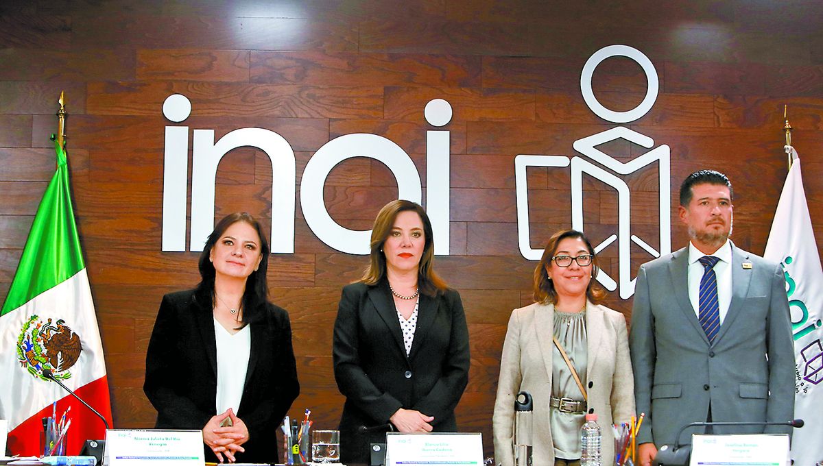 Norma Julieta del Río, Blanca Ibarra, Josefina Román y Adrián Alcalá, los comisionados que quedan. Ariana Pérez