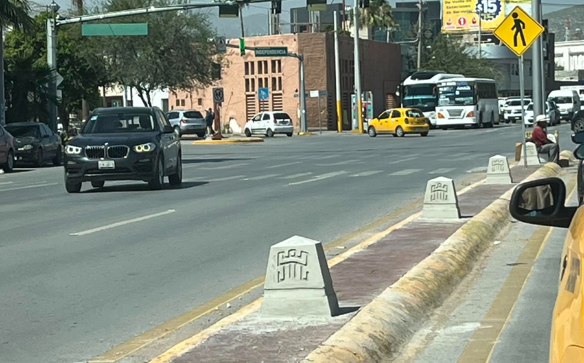 Los bolardos han sido colocados en el bulevar Independencia y otras venidas. (Especial)