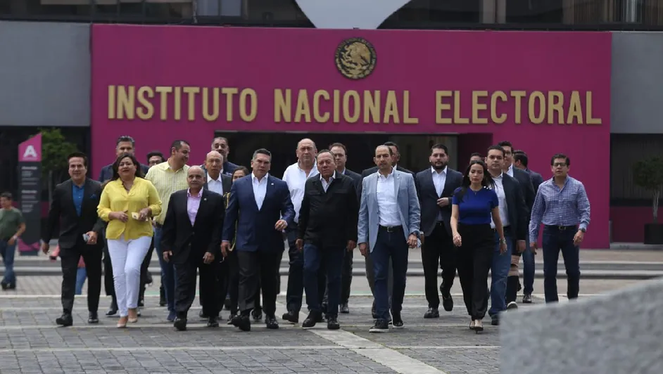 PRI, PAN y PRD solicitan registro del 'Frente Amplio por México' ante el INE
