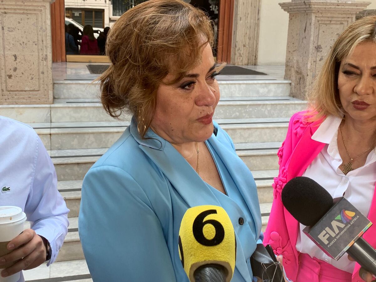 María Sánchez acudió al Colegio de Notarios del estado a concluir con su proceso. (Roberto Hurtado)