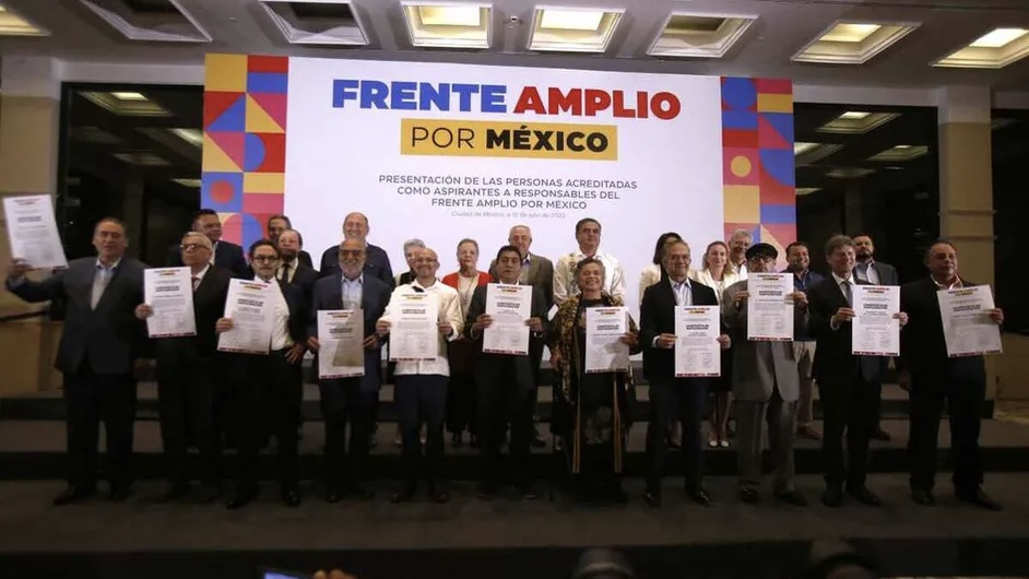 Trece aspirantes políticos avanzan en la candidatura de Frente Amplio por México