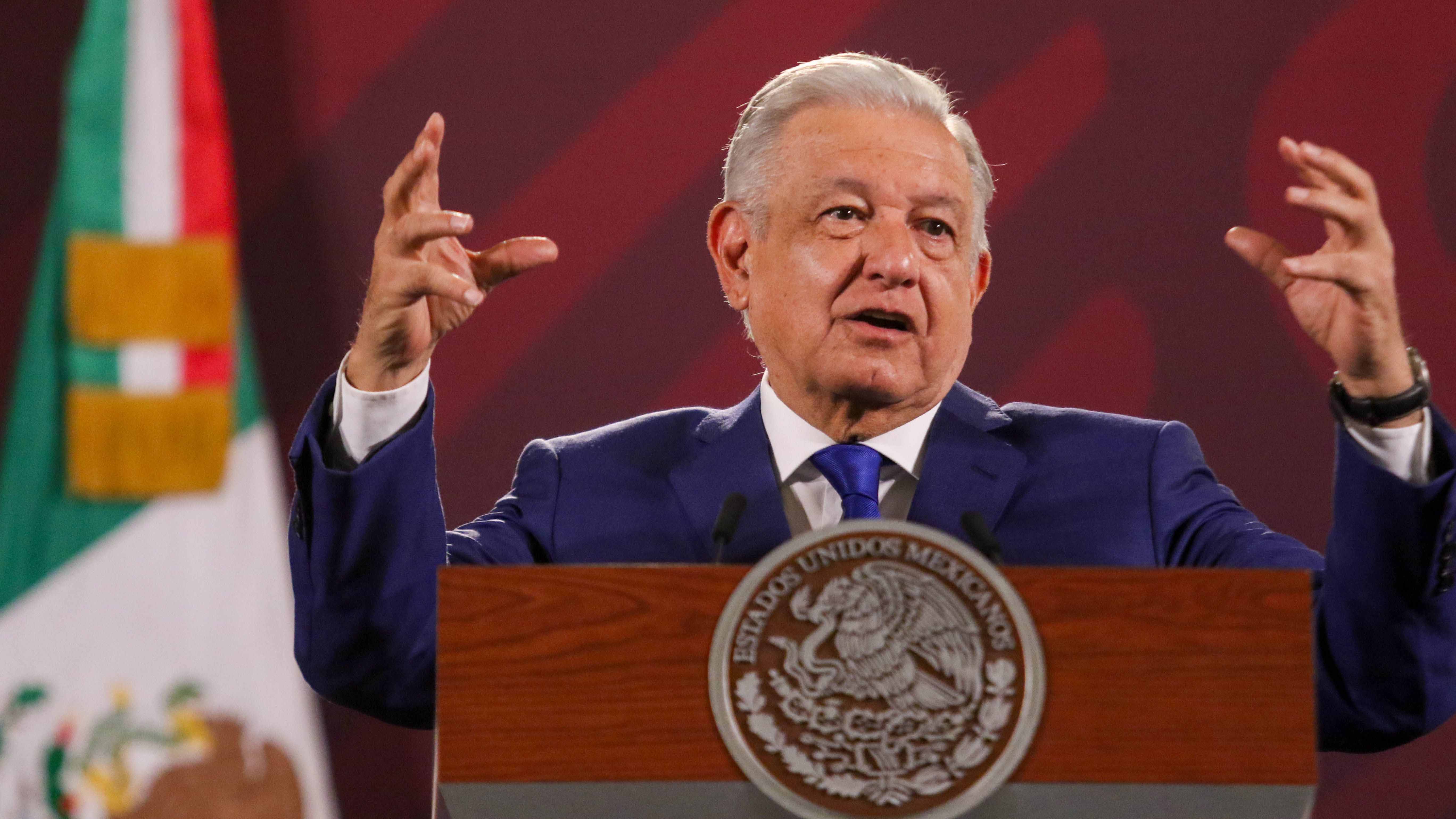 AMLO pide a 'Corcholatas' NO contratar espectaculares; "Ojalá no lo hagan"