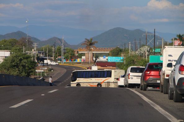 Bloqueo en Cuatro Caminos por detención de líder criminal.