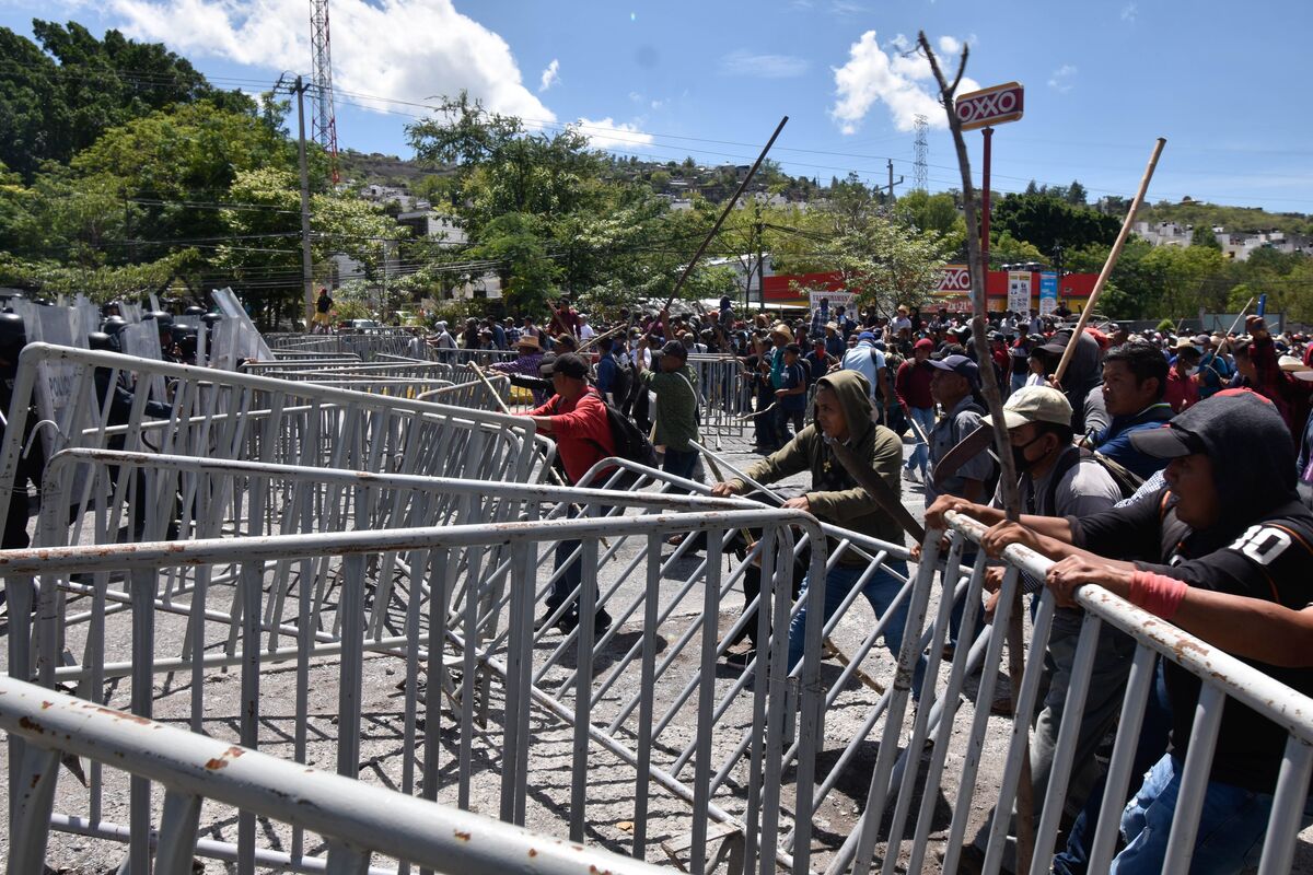 Enfrentamientos en Chilpancingo entre policías y manifestantes | Cuartoscuro