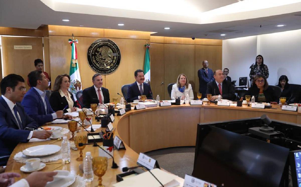 A la reunión acudieron los ministros