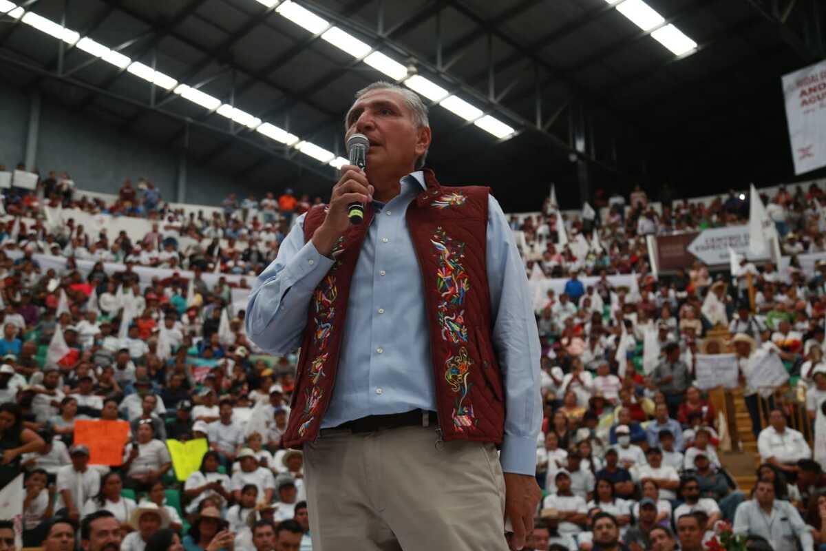 Adán Augusto acusó guerra sucia de parte de otros perfiles, incluso en la exposición de su imagen en diversos medios de comunicación (Jorge Sánchez)