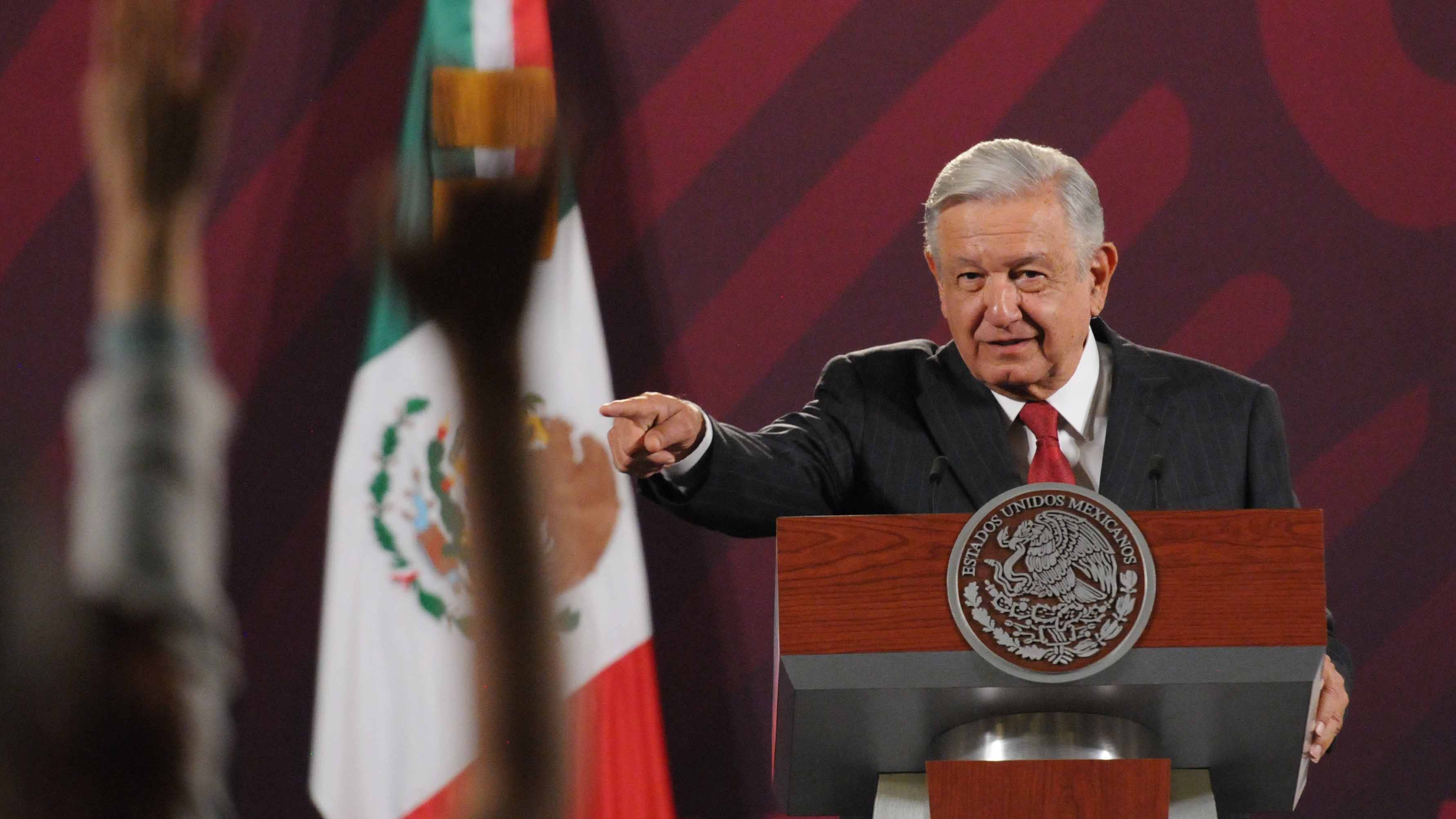 AMLO hace un llamado a Alonso Ancira a entregar AHMSA; "no se va quedar en la calle"