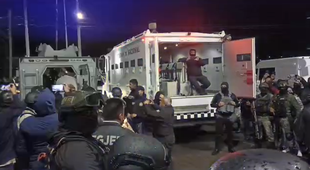 Los detenidos fueron custodiados por un fuerte dispositivo de seguridad. | Especial