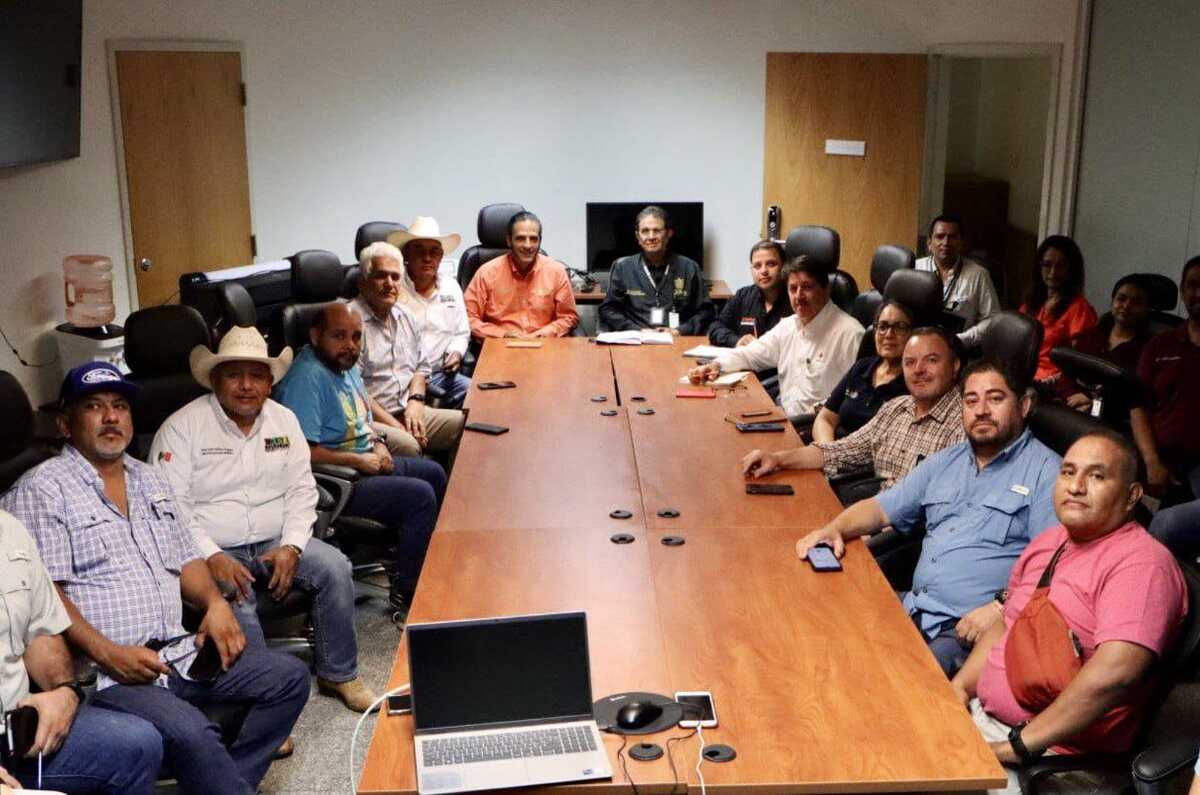 En el acuerdo participan los médicos veterinarios del Senasica. Foto: Especial