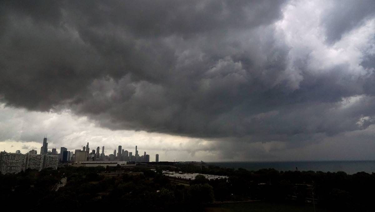 Un tornado tocó tierra cerca del aeropuerto O'Hare. (AP).