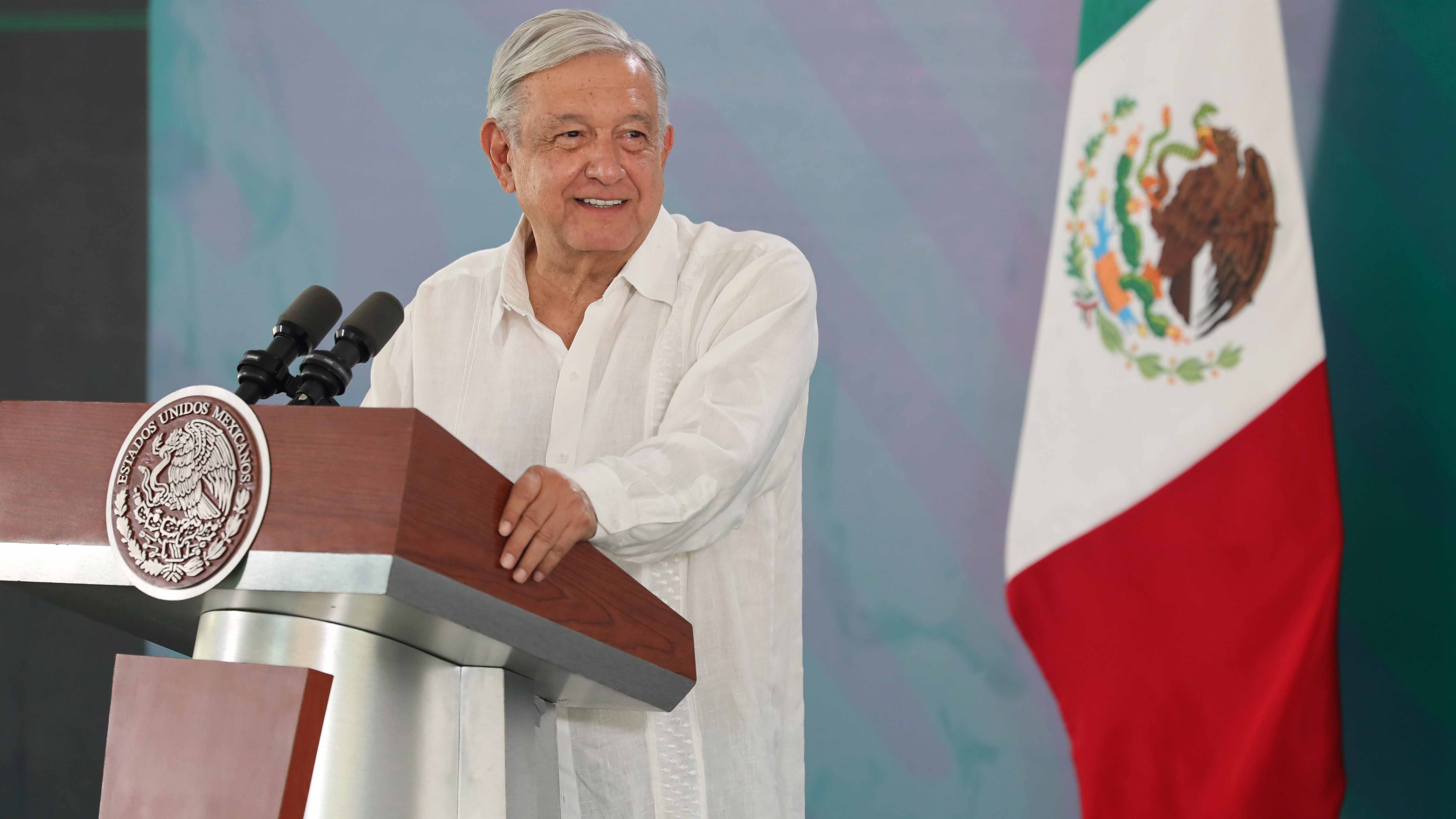 Falta detener a uno de los 4 implicados en robo de Plaza Antara, dice AMLO