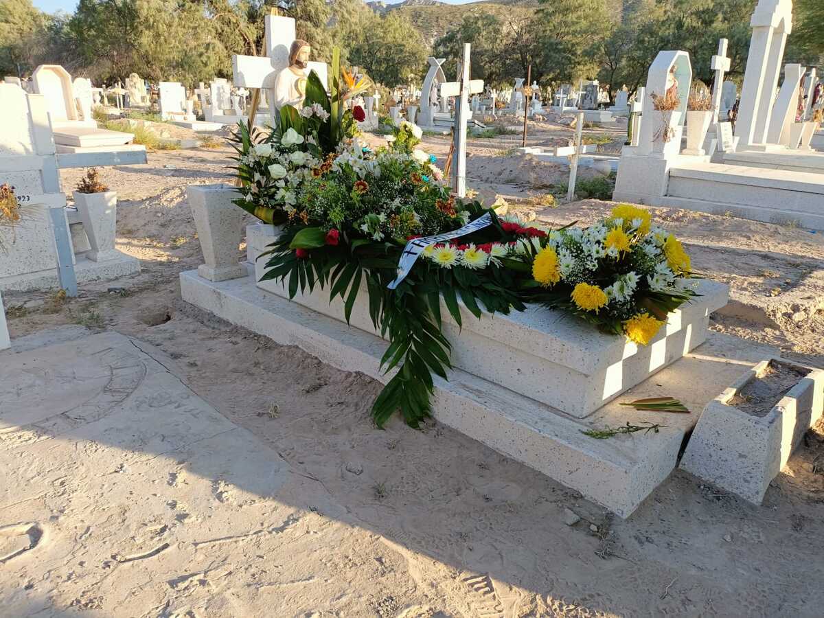 La familia espera que la funeraria realice el reembolso, ya el ataúd en el que descansan los restos del difunto fue mucho más barato.