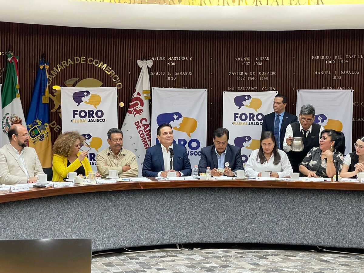 Silvano Aureoles Conejo se reúne con la comunidad de la Universidad de Guadalajara. (Especial)