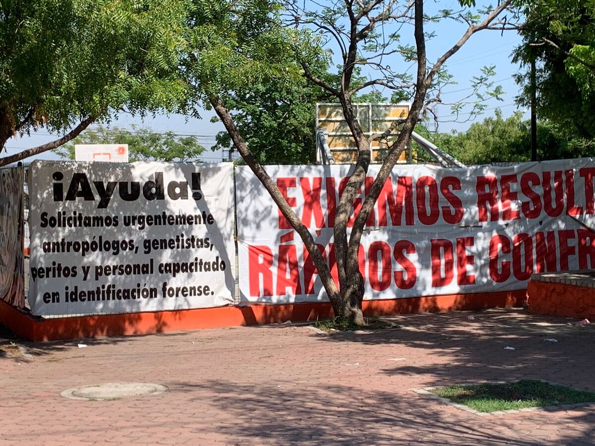 Exigen rápida entrada de cuerpos de Semefo. (Roberto Hurtado)
