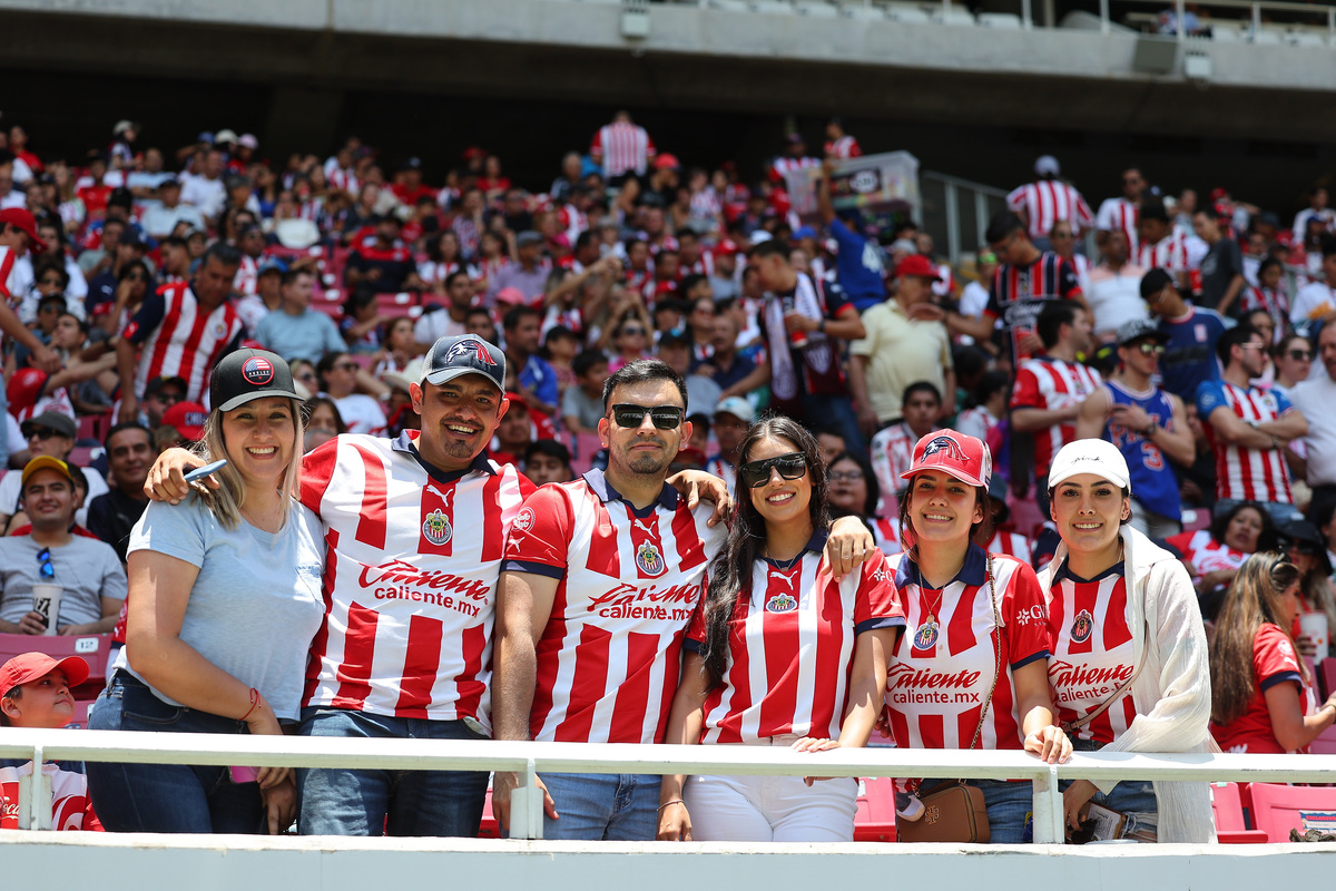 Chivas se queda con el Trofeo Árbol de Gernika en medio de una fiesta rojiblanca (Cortesía)