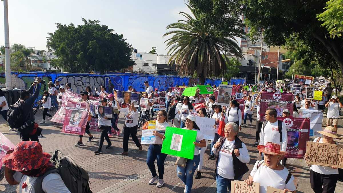 Marchan colectivos de desaparecidos en Guadalajara. (Juan Munguía)