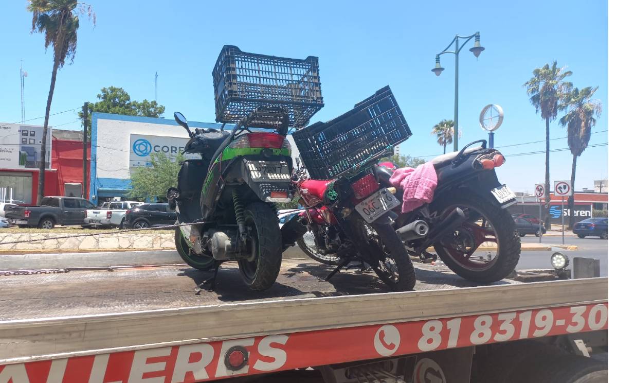 La grúa levantó cuatro motocicletas. Foto: José Luis Marroquín