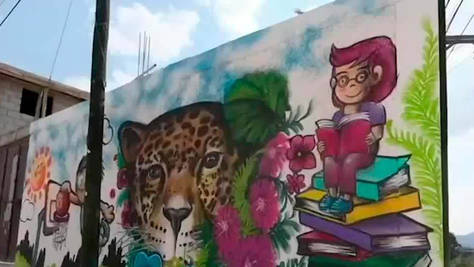 Artistas pintan 481 murales en calles y avenidas de Ecatepec