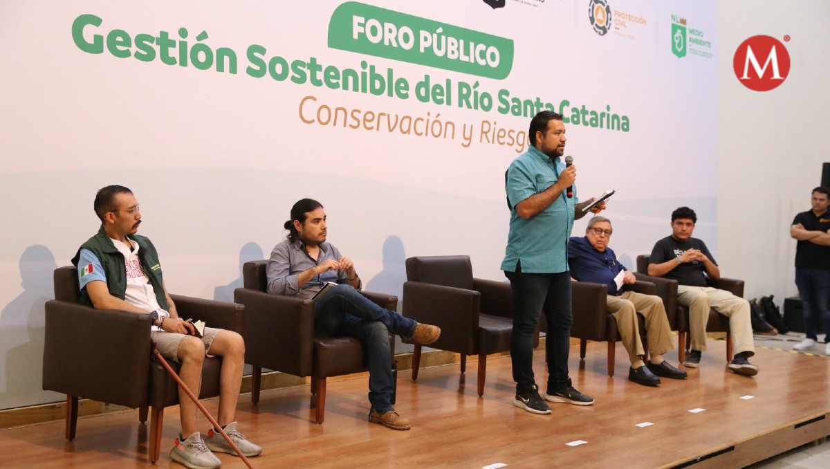 El foro tuvo lugar tras la suspensiones del gobernador Samuel García.Foto: Raúl Palacios