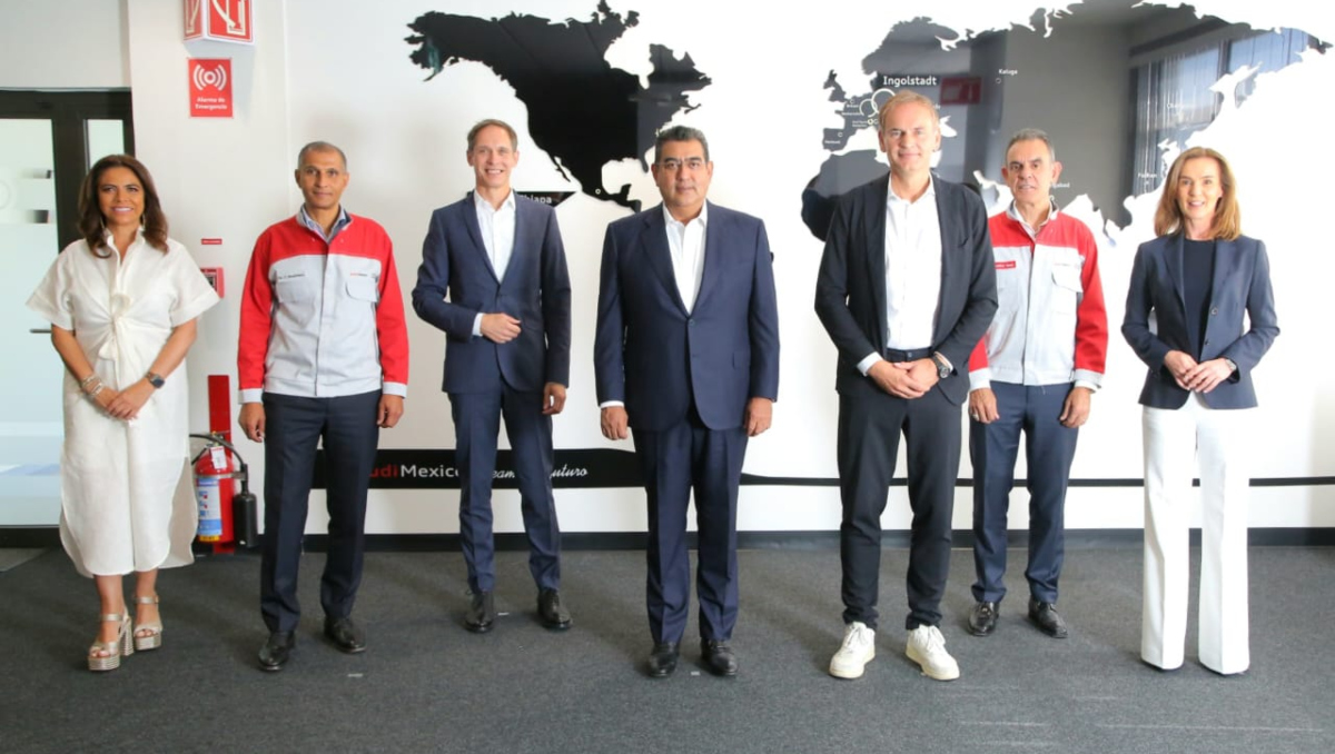 Gobernador de Puebla se reúne con Audi y Volkswagen por electromovilidad | Especial