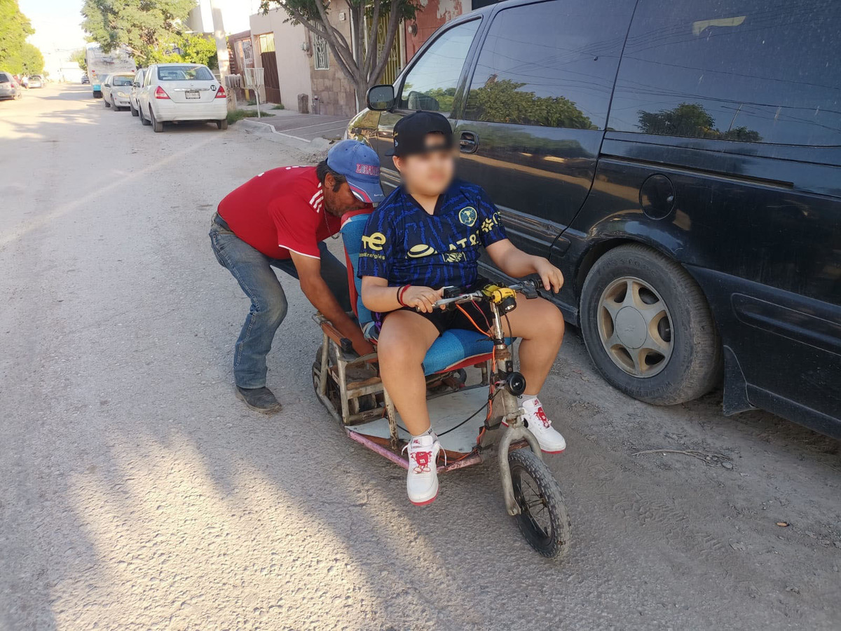 Lagunero adecúa patín eléctrico para su hijo. | Especial