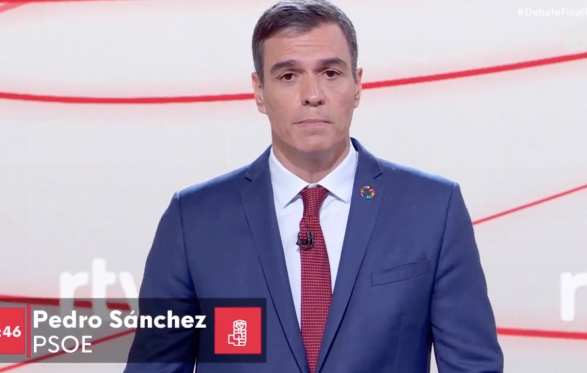 Pedro Sánchez durante el último debate previo a las elecciones generales del domingo (Foto: Twitter/@sanchezcastejon)