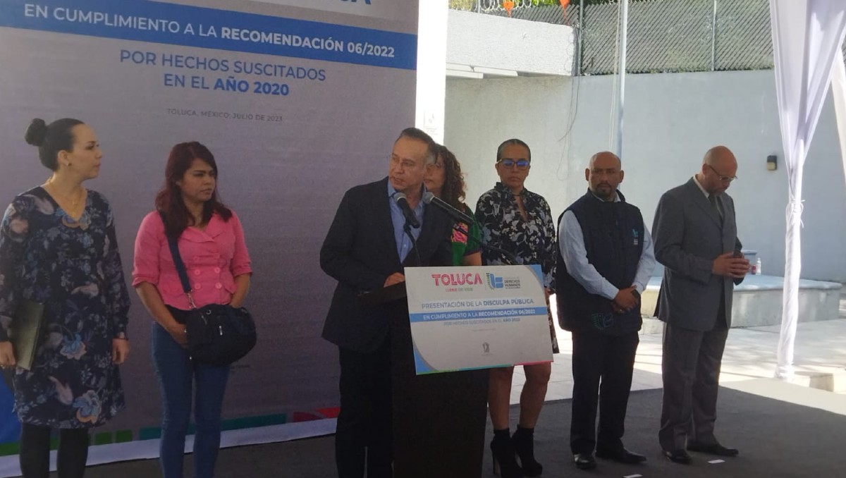 Raymundo Martínez durante el evento público donde ofreció disculpa (Alondra Ávila Romero)