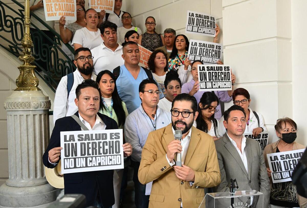 Trabajadores de la salud protestan por garantías laborales