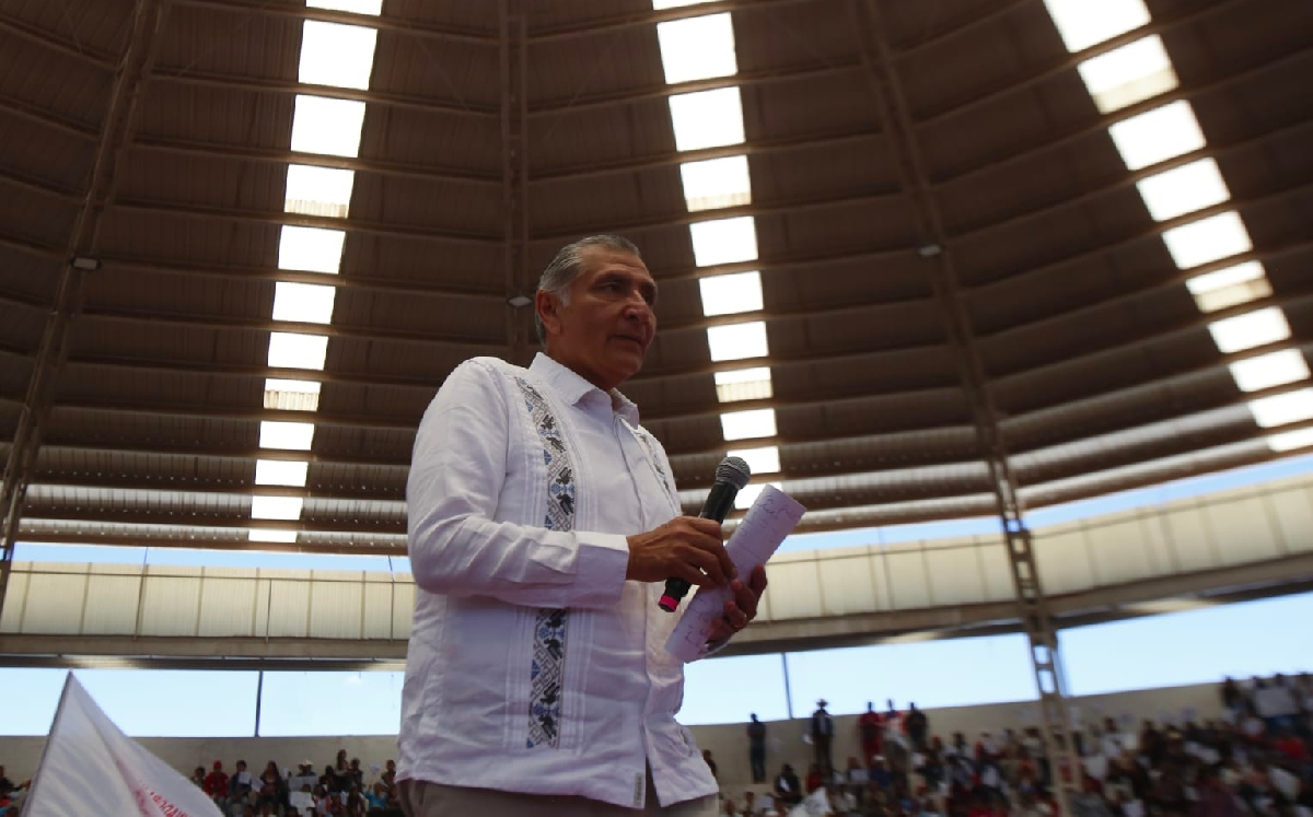 El aspirante presidencial en una asamblea informativa en Jilotepec. | Ariana Pérez