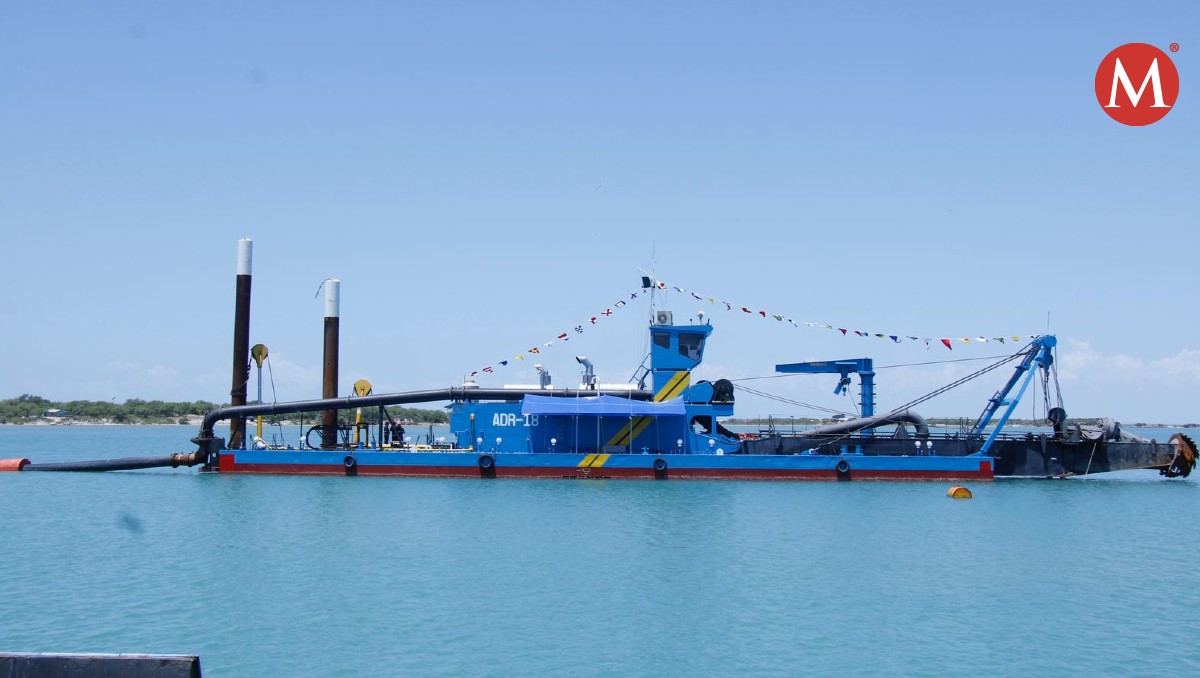 Dragado al canal de navegación del puerto de Matamoros.