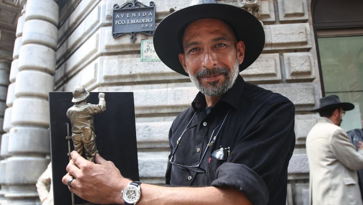 Eduardo Bautista , el escultor | Araceli López