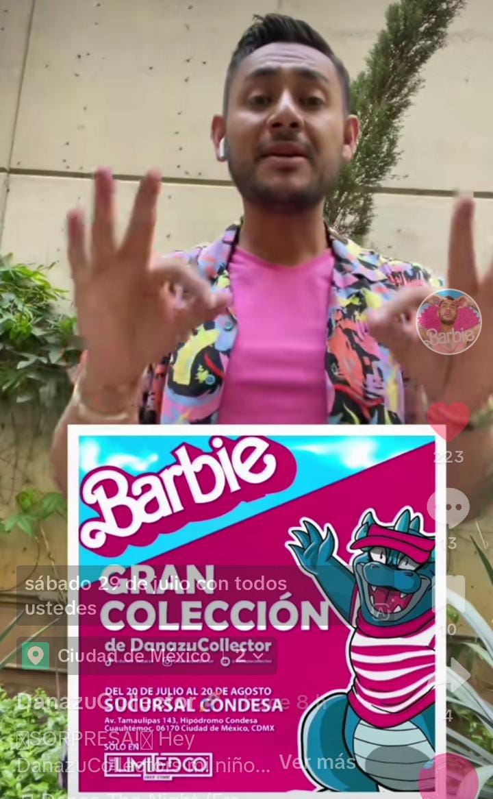 Joven presenta colección de Barbie en CdMx