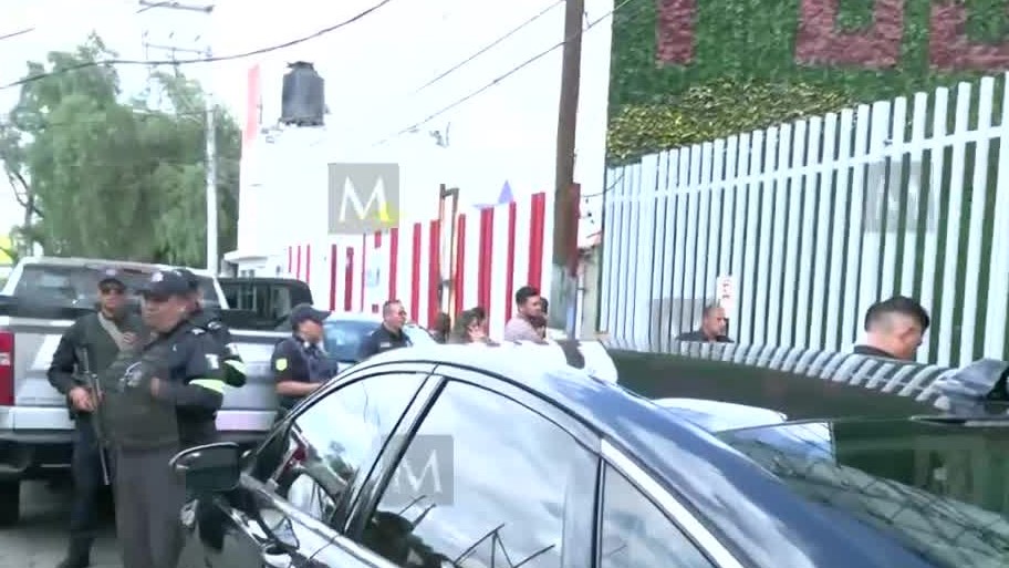 Dan lectura de derechos a pareja detenida por agresión a maestra de kínder en Edomex