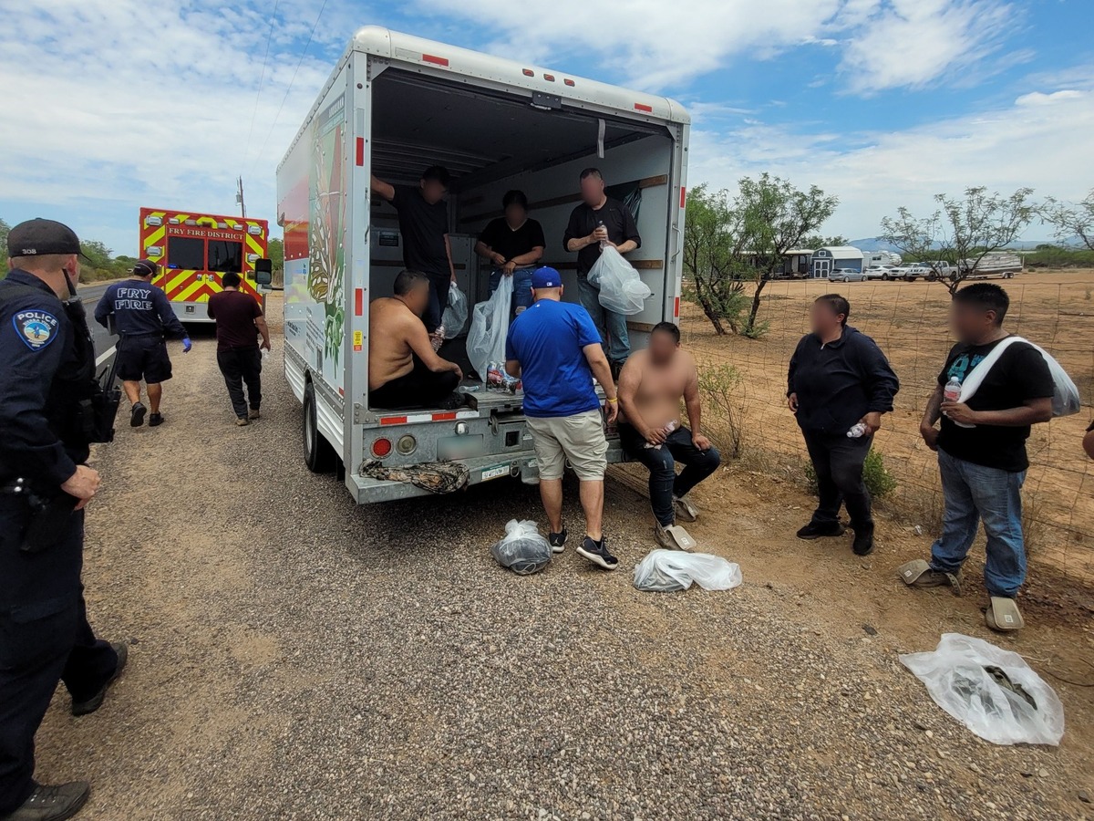 Grupo de migrantes rescatados.