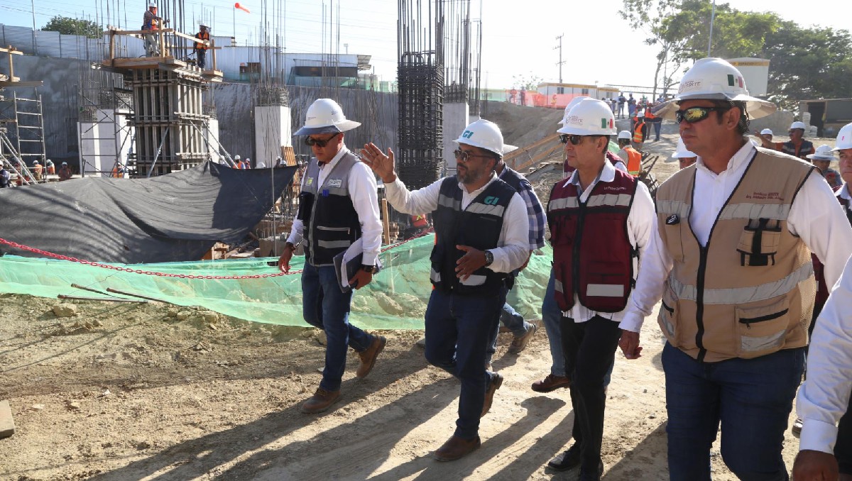 Pedro Zenteno Santaella aseguró que para marzo del 2024 estará terminado el proyecto. (Yazmín Sánchez)