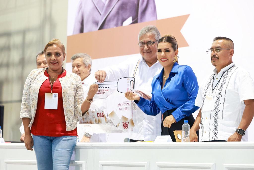 La gran revolución educativa será el legado para el futuro de Guerrero: Evelyn Salgado