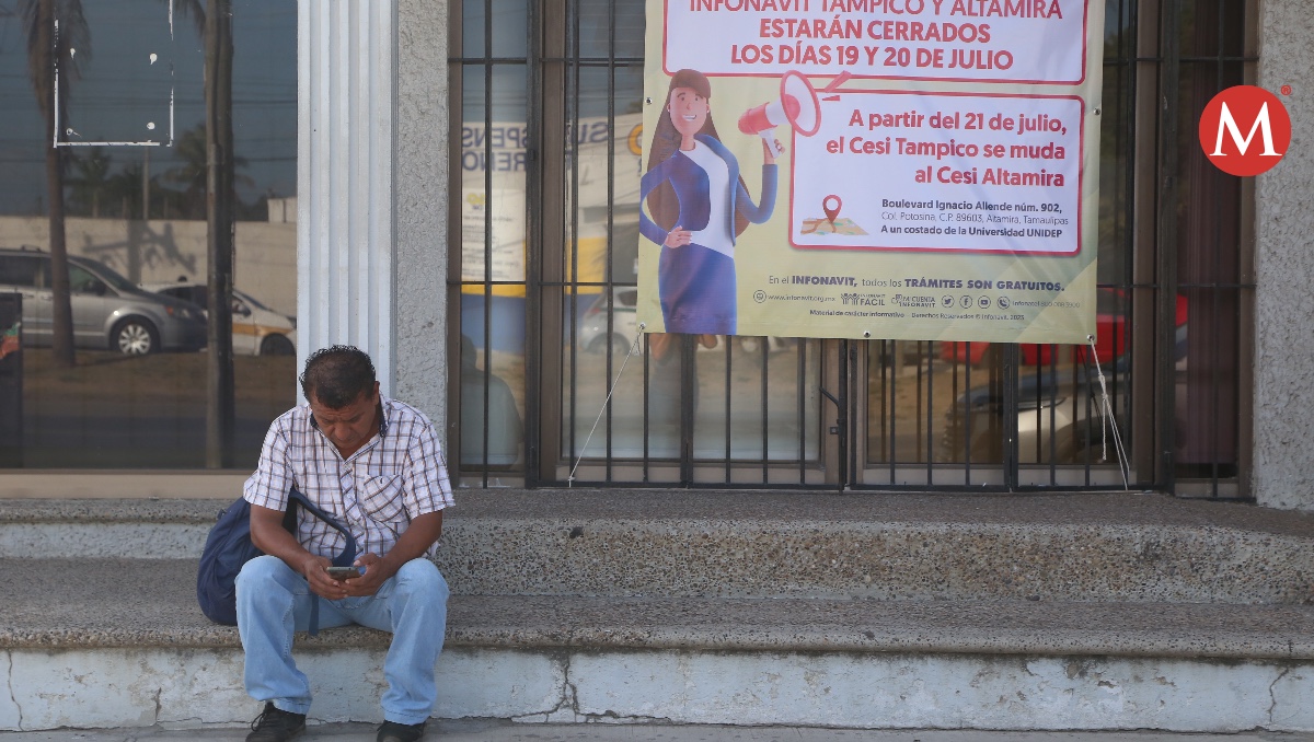 Cierre de oficina de Infonavit Altamira. (Yazmín Sánchez)