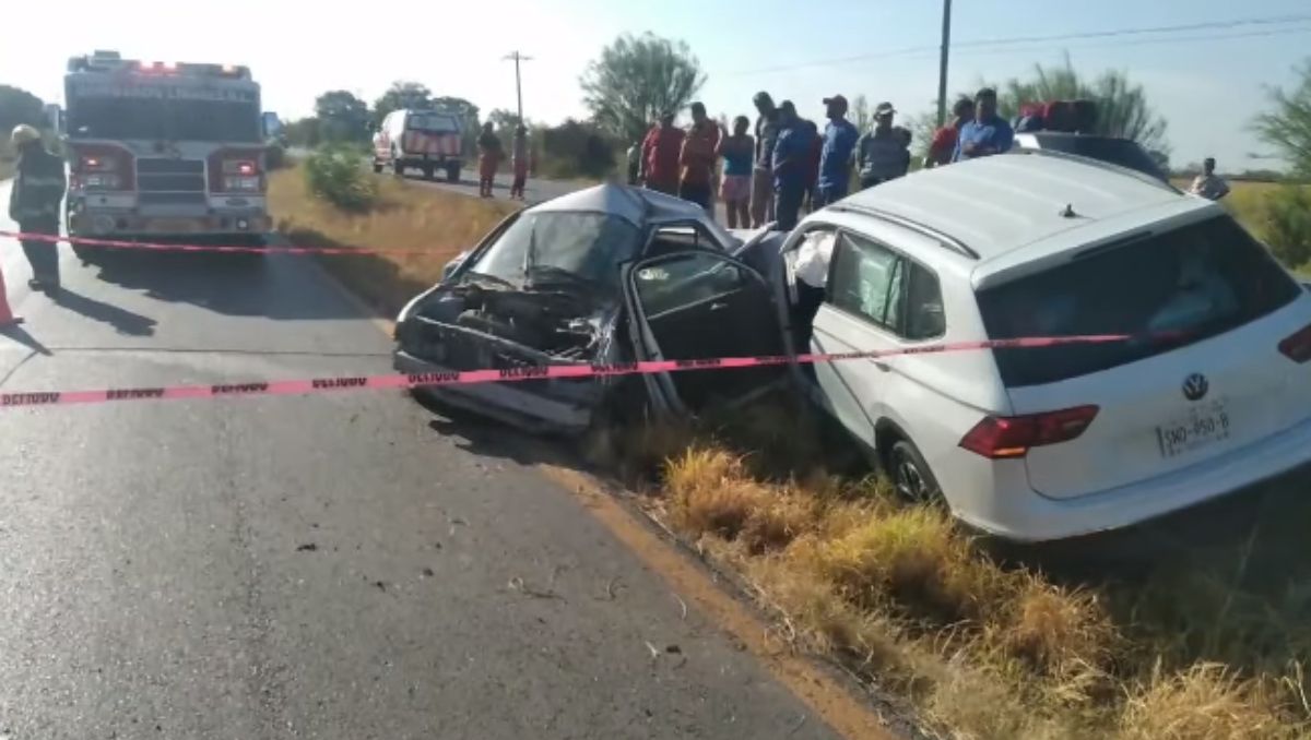 Paramédicos, elementos de Protección Civil local y Protección Civil de Nuevo León arribaron hasta el lugar para atender a las personas lesionadas.