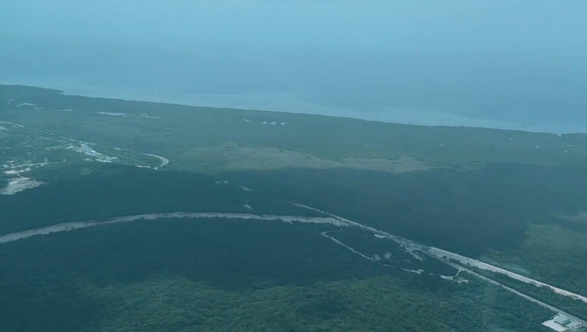 López Obrador compartió un video de su sobrevuelo por las obras del Tren Maya. | Captura