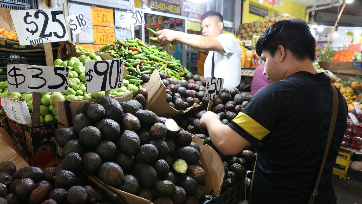En los mercados es más barato porque en las tiendas agregan el precio de distribución. R. Palacios